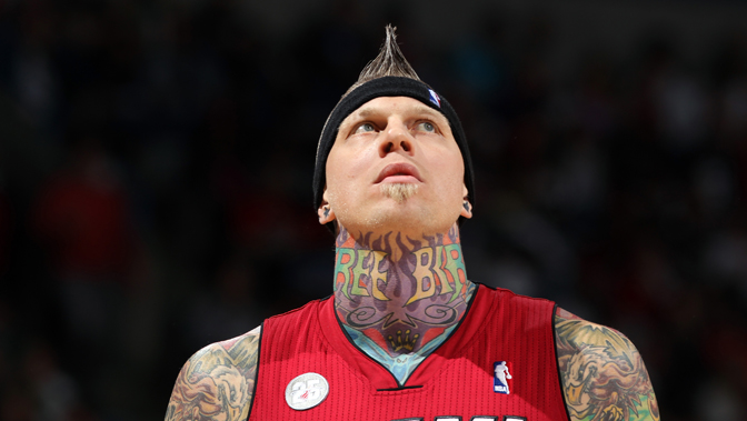 因伤缺席今年剩余比赛阵容：德布劳内、卡瓦哈尔、加维等在列（因伤无缘今年剩余赛事：德布劳内、卡瓦哈尔、加维等名列其中）