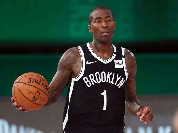 NBA：勇士主场击败小牛 库里三分火力全开（NBA：勇士主场击退小牛 库里三分如雨）