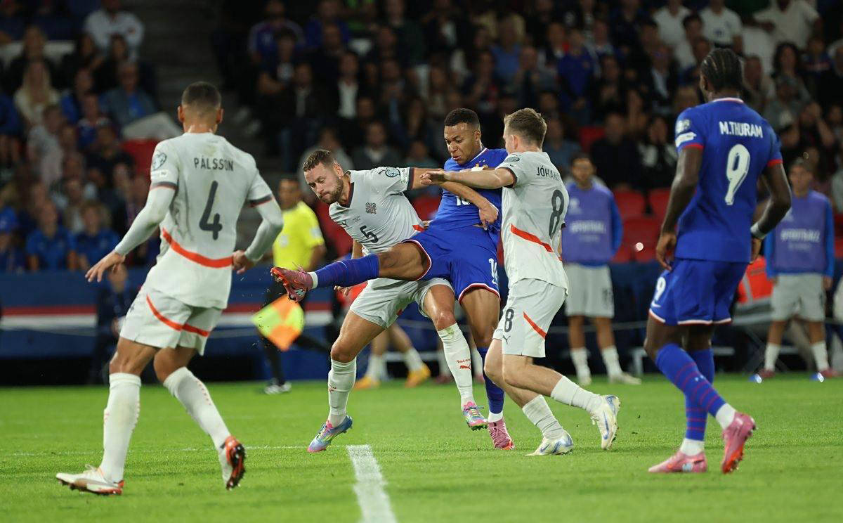 斯内德：贝尼特斯接手国米的时机很糟糕，我没说他是最差教练（斯内德：贝尼特斯接掌国米时机不佳，我从未说他是最差教练）