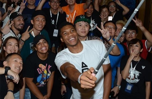 沙特记者：萨拉赫冬窗加盟沙特联赛近乎不可能，除非有奇迹（沙特记者称：除非出现奇迹，萨拉赫今冬几乎不可能转投沙特联赛）