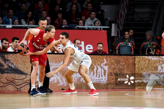 米体：接受手术治疗后，弗朗哥-巴雷西已在上周重返米兰之家（米体：弗朗哥-巴雷西术后已于上周回到米兰之家）