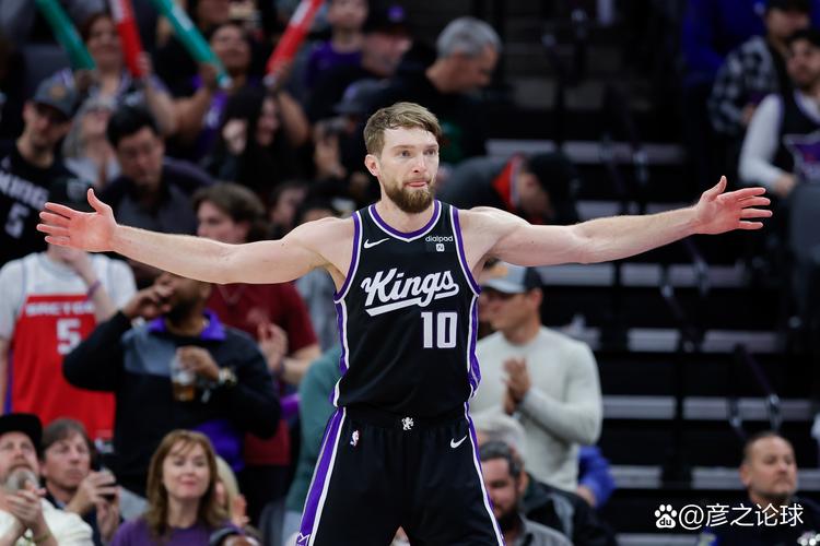 西媒：维尼修斯等核心对阿隆索不满，教练与更衣室发生冷战（西媒曝：维尼修斯等核心不满阿隆索，主帅与更衣室关系陷入冷战）