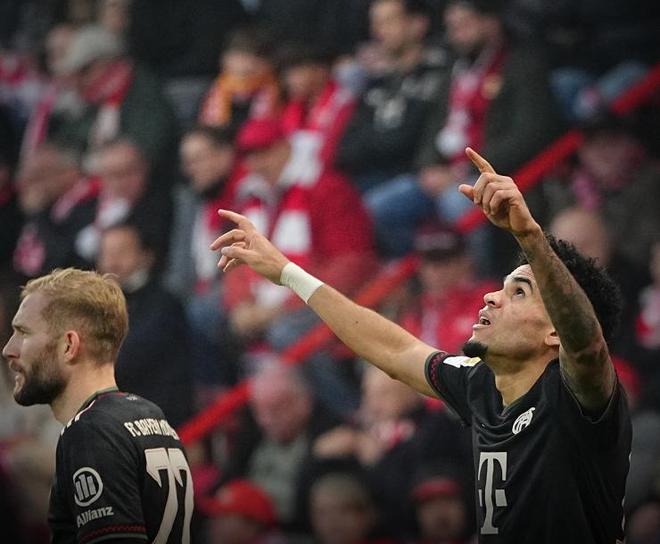 一日意甲动向：国米大胜科莫晋级榜首，米兰中锋实在是太令人发愁（意甲今日观察：国米横扫科莫登顶，米兰中锋难题令人头疼）