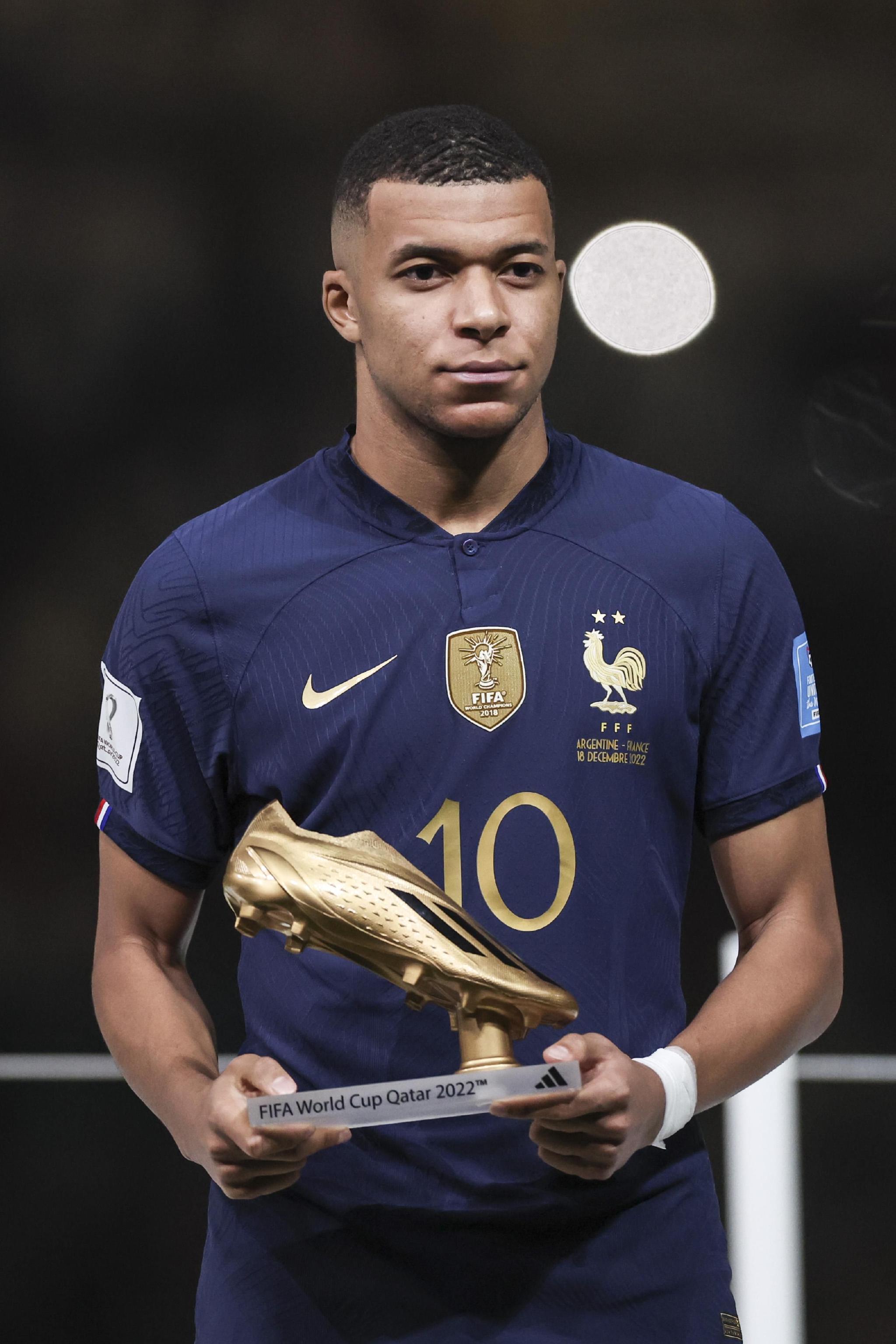 球王本色！迈阿密3-1夺美职联总冠军 梅西助攻双响+MVP+47冠（迈阿密3-1加冕美职联冠军 梅西两助攻当选MVP收获生涯第47冠）