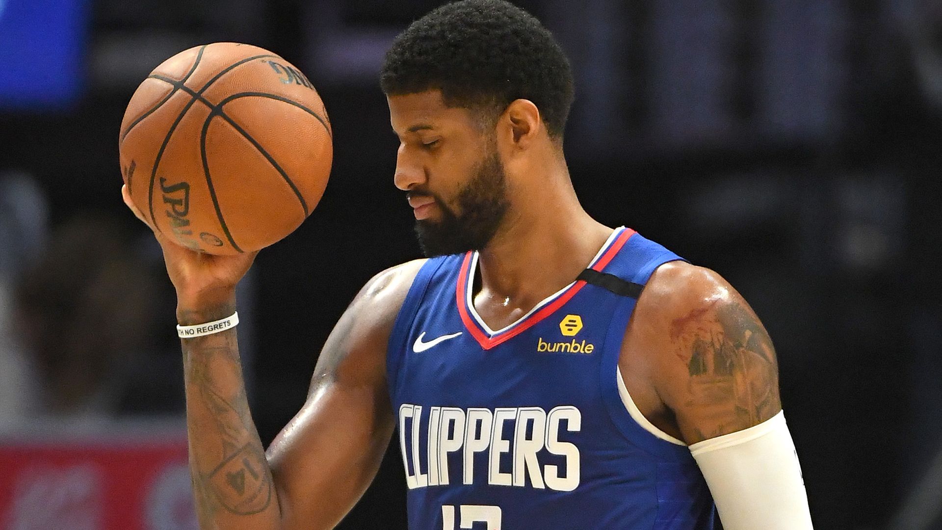 媒体人：跨年制度是迟早要考虑的，跨了才能真正融入世界体系（媒体人：跨年赛制势在必行，迈过去方能融入全球体系）