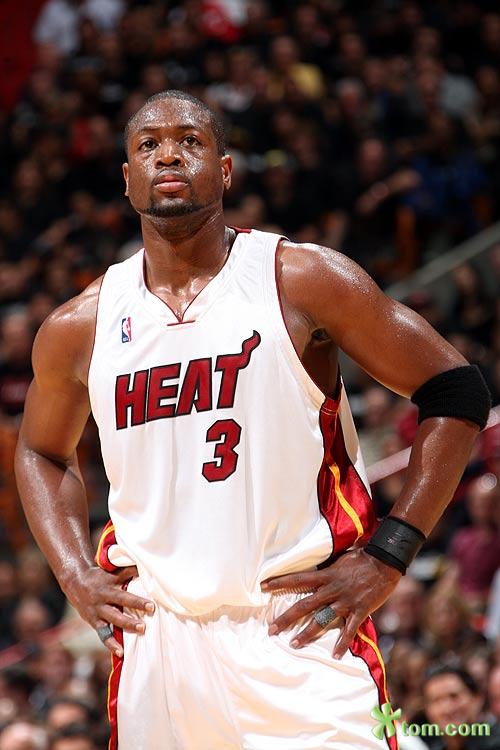 梅西PK穆勒冲第47冠 萨拉赫替补红军止三连败（梅西对决穆勒冲击第47冠 萨拉赫替补红军止住三连败）