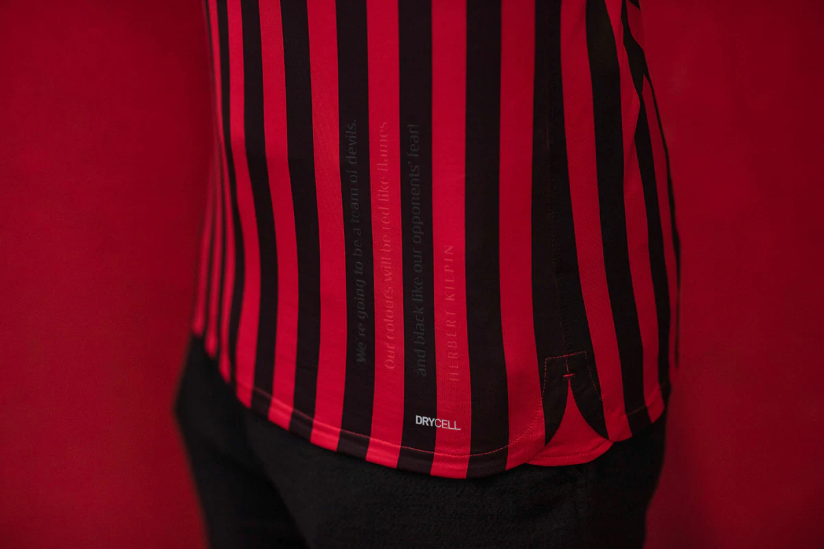 贝纳蒂亚：我和德布劳内谈过，但当时他已接近签约那不勒斯了（贝纳蒂亚称曾与德布劳内沟通，但当时他已基本确定加盟那不勒斯）