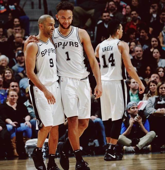 一五挡拆直接命中三分，解说：徐杰调动一五挡拆比外援还出色徐杰厉害不愧是（一五挡拆飙中三分，解说：徐杰调度胜过外援，果然厉害）