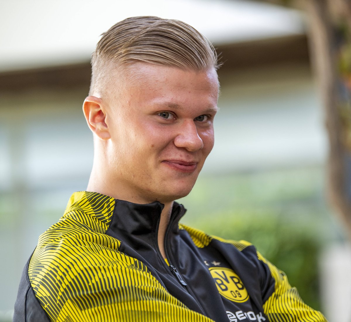 德转列多特历史最贵阵：哈兰德领衔，贝林、桑乔、罗伊斯上榜（德转盘点多特史上最贵阵容：哈兰德领衔，贝林厄姆、桑乔、罗伊斯入围）