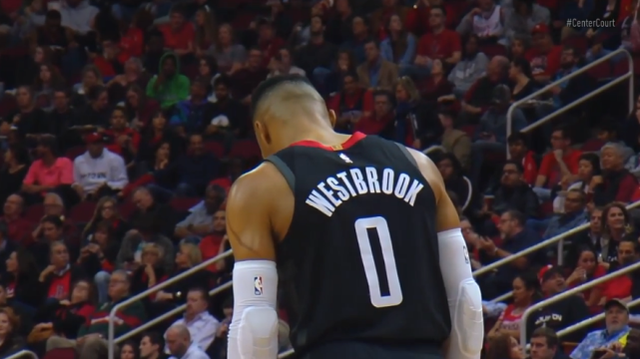 剑南春｜尤文2-1逆转卡利亚里，伊尔迪兹双响，弗拉霍维奇伤退（剑南春｜尤文2-1反超卡利亚里：伊尔迪兹梅开二度，弗拉霍维奇因伤离场）