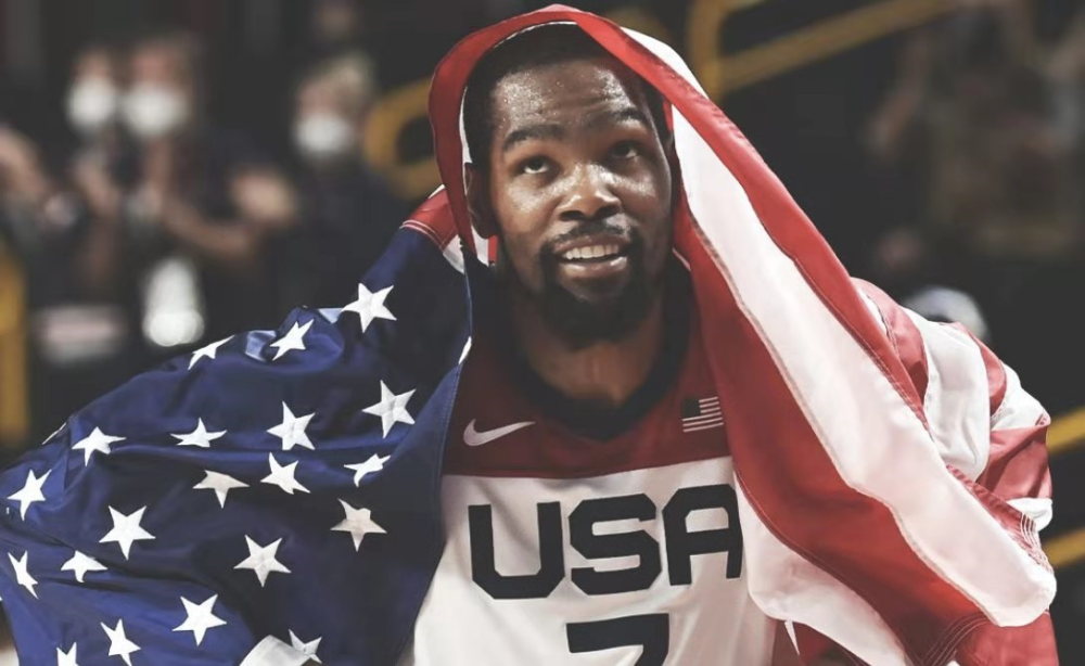 弗洛伦齐：在罗马时我们阵容很强，但对手是能拿100分的尤文（弗洛伦齐：效力罗马时我们很强，只是对面是能拿100分的尤文）